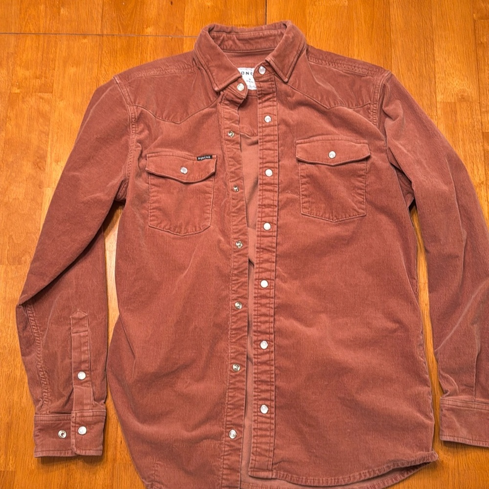Poncho Corduroy Long Sleeve Red Shirt M Slim Fit Western Snaps 
Like New